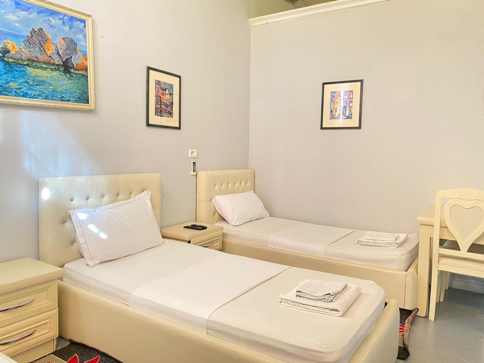 Hotel Pasarela Berat Luaran gambar