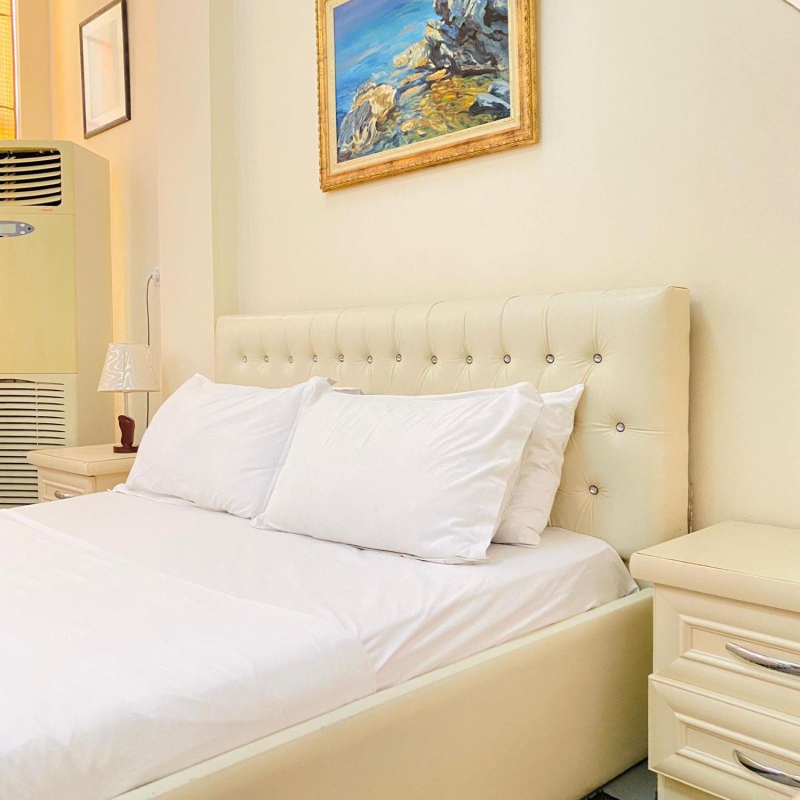 Hotel Pasarela Berat Luaran gambar