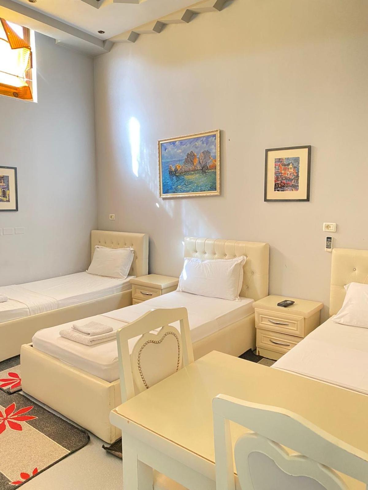 Hotel Pasarela Berat Luaran gambar