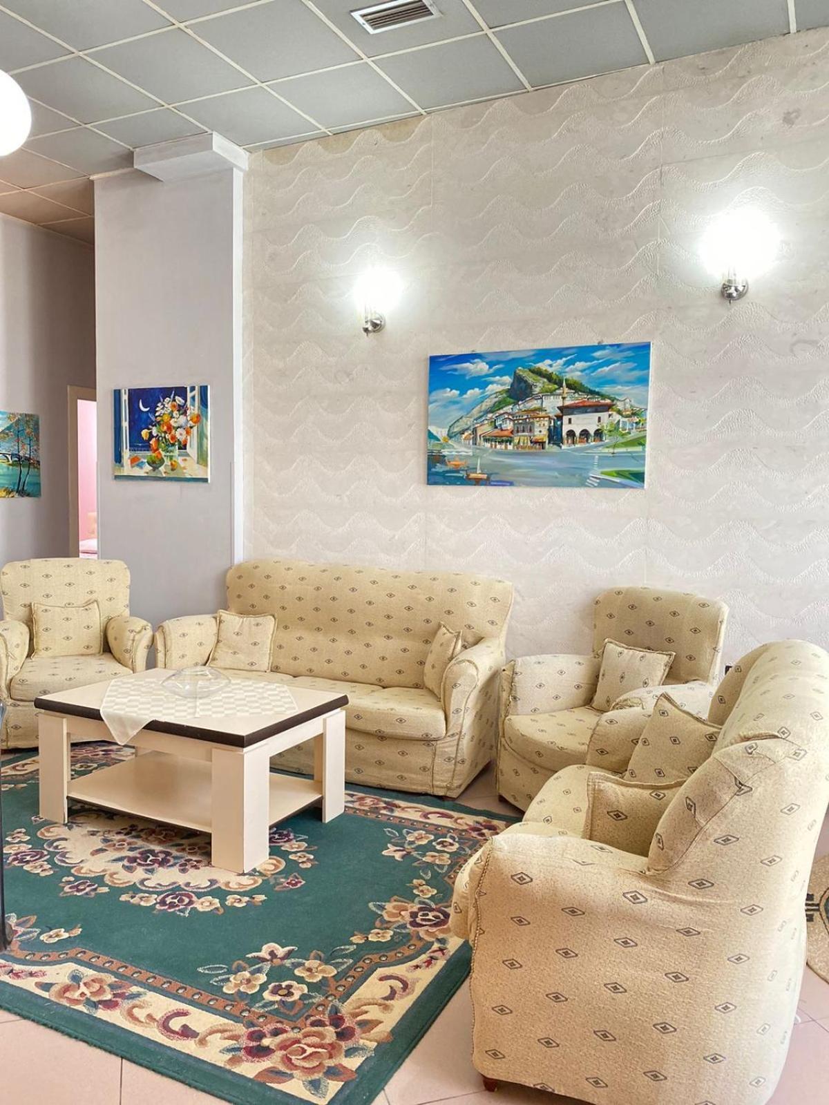 Hotel Pasarela Berat Luaran gambar