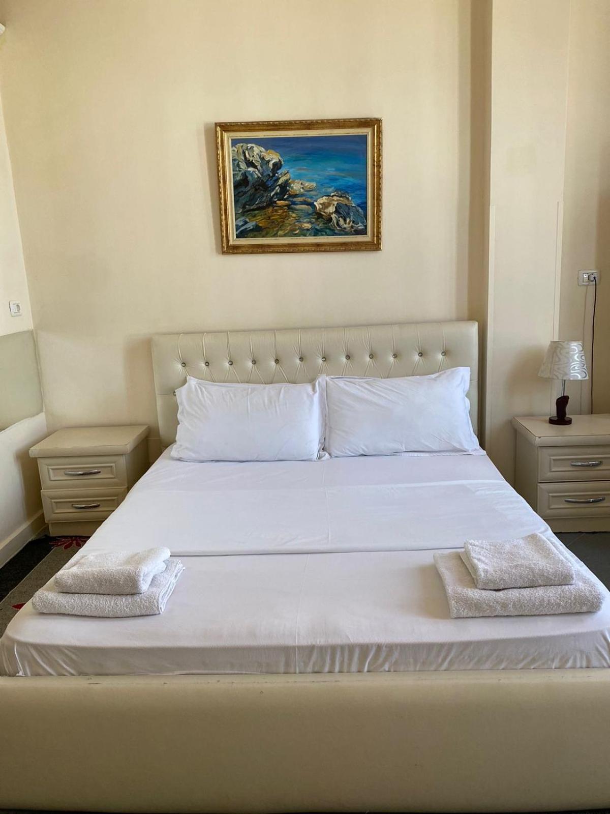 Hotel Pasarela Berat Luaran gambar